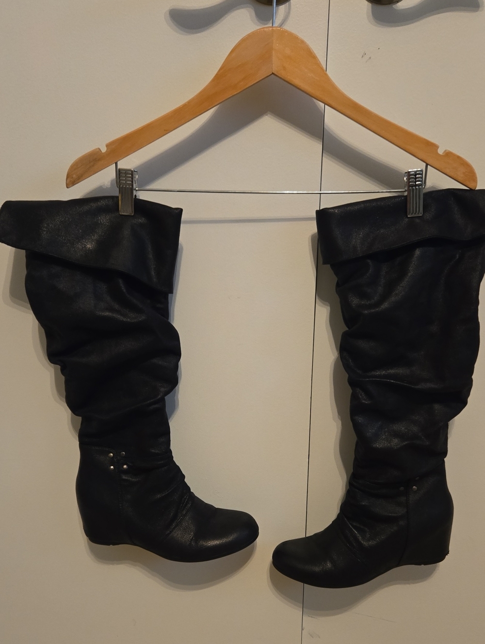Women's Black Slouch Knee-High Boots